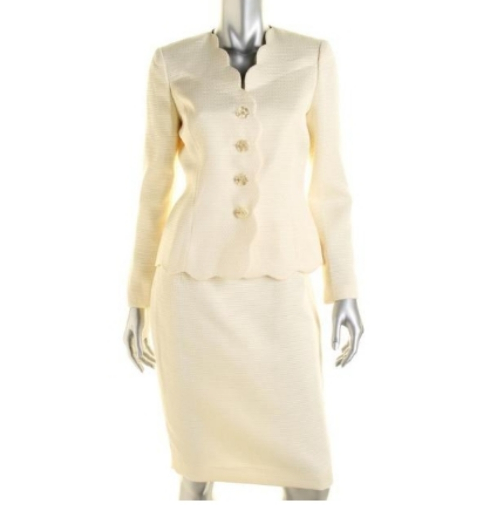 Le Suit 2-PC skirt suit New Size 4